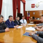 Дагестанский премьер Магомед Рамазанов поддержал акцию «Собери ребенка в школу»