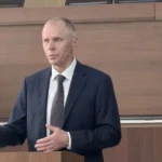 В Музее боевой славы Махачкалы семьям погибших участников СВО вручили памятные знаки