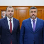 В Махачкале транспортные полицейские провели для детей «Зарядку со стражем порядка»