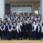 Глава правительства РД Магомед Рамазанов поздравил школьников и студентов с Днем знаний