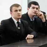 Заур Аскендеров вручил награды ветеранам педагогического труда в канун Дня учителя